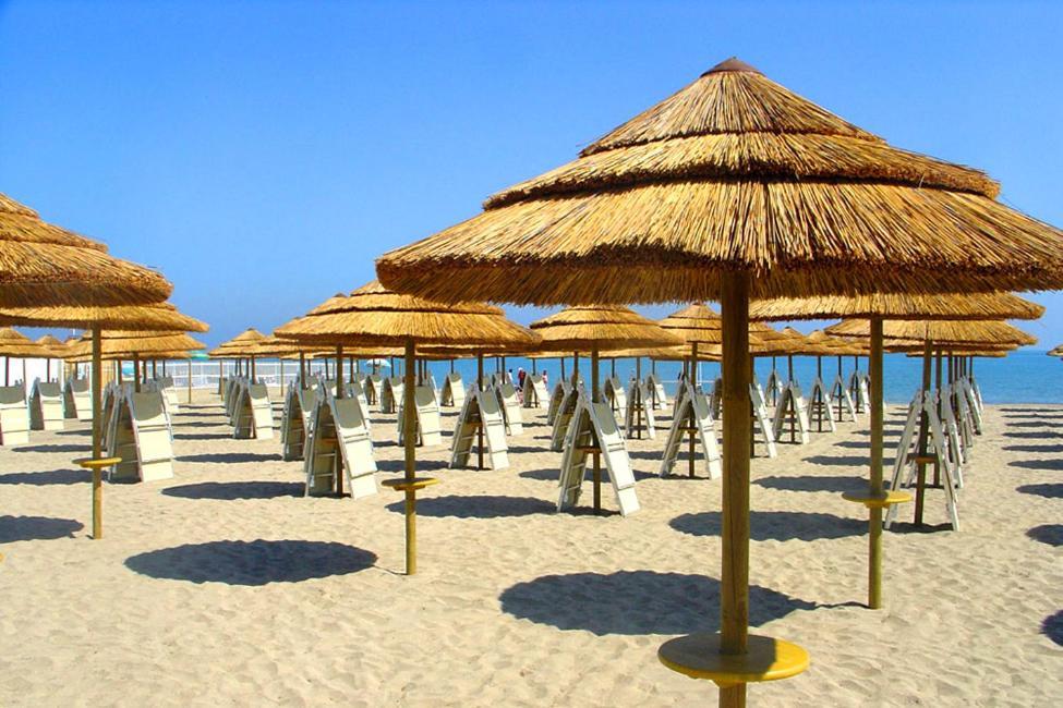 Hotel La Terrazza Barletta Bagian luar foto