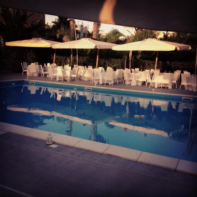Hotel La Terrazza Barletta Bagian luar foto