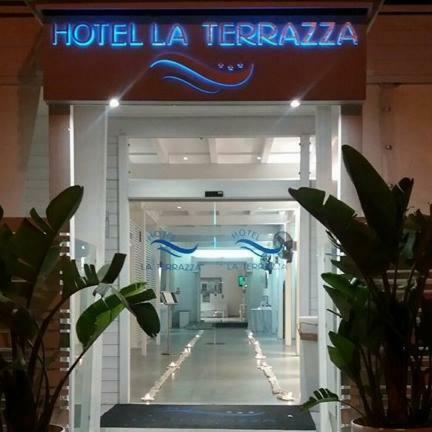 Hotel La Terrazza Barletta Bagian luar foto